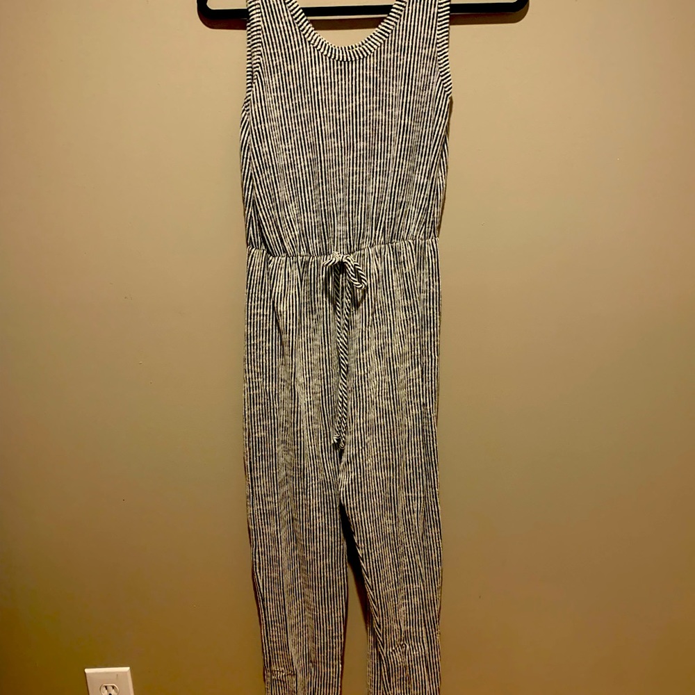 Black & white pin stripe knit jumper with jogger hem line